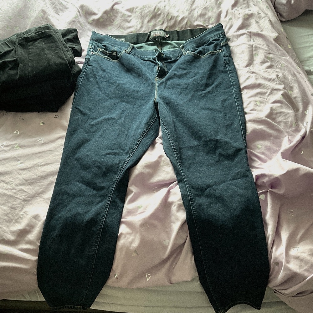 22R bombshell skinny blue jeans